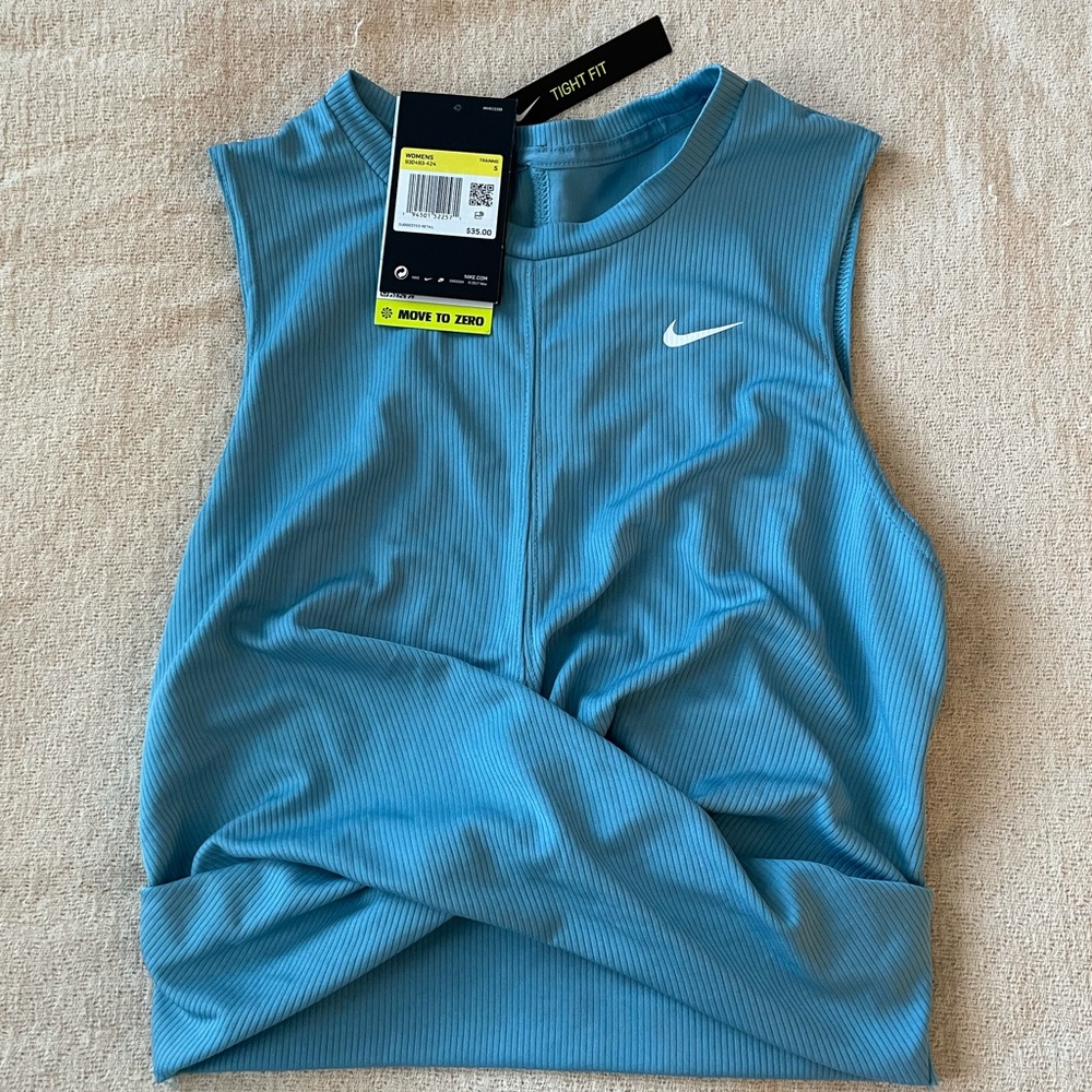 NWT Nike size small dri-fit training top